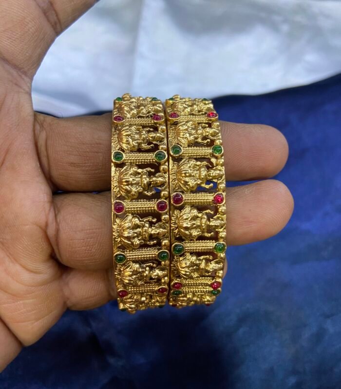 Antique kada Lakshmi bangle