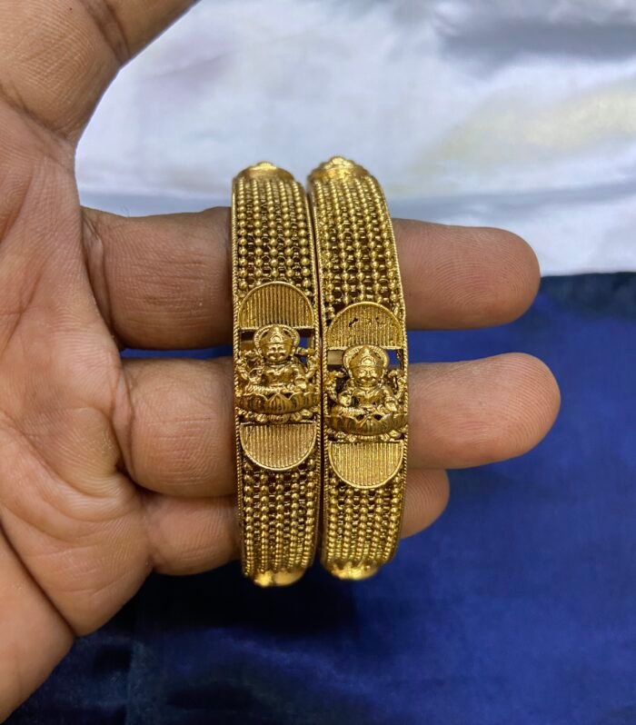 Antique kada Lakshmi with bead’s bangle