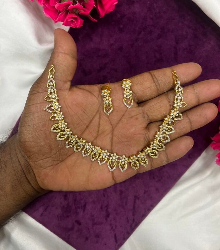Flower Design Necklace It can use trendy and Traditional Wear