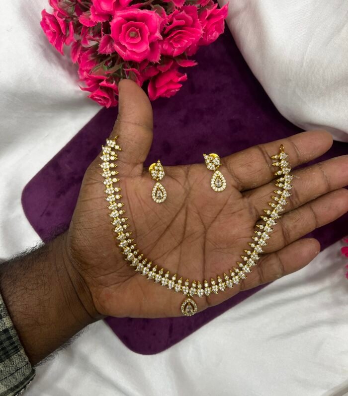 Complete AD Necklace very simple and Beautiful Looks