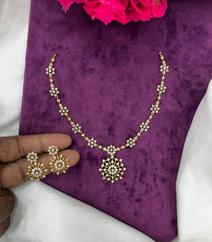 Star AD Necklace Complete White Stones