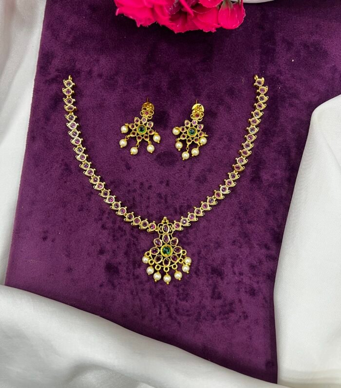 Real Kemp Necklace With Unique Earing