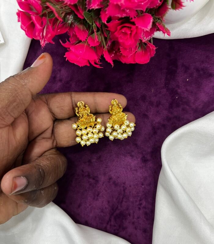Traditional Lakshmi cluster Pearl Earing