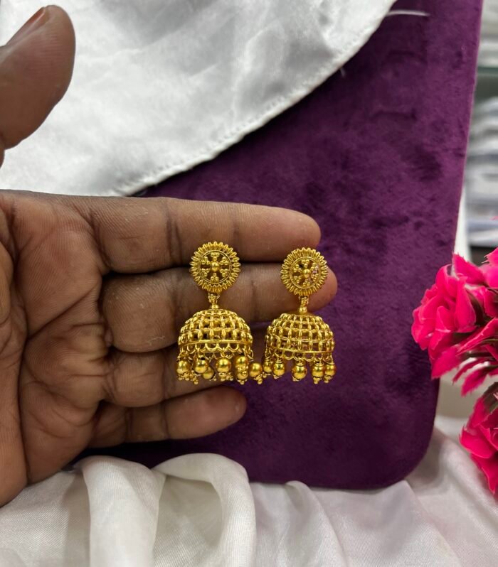 Small Jhumka Compact for All Saree’s