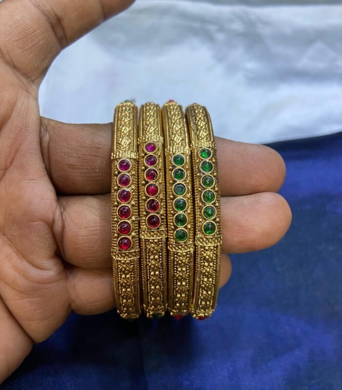Antique plain border bangle