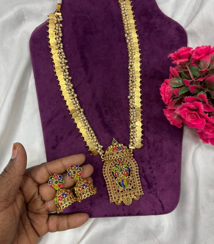 Cluster Pearl Kaasu maala along with Radhai Krishnar
