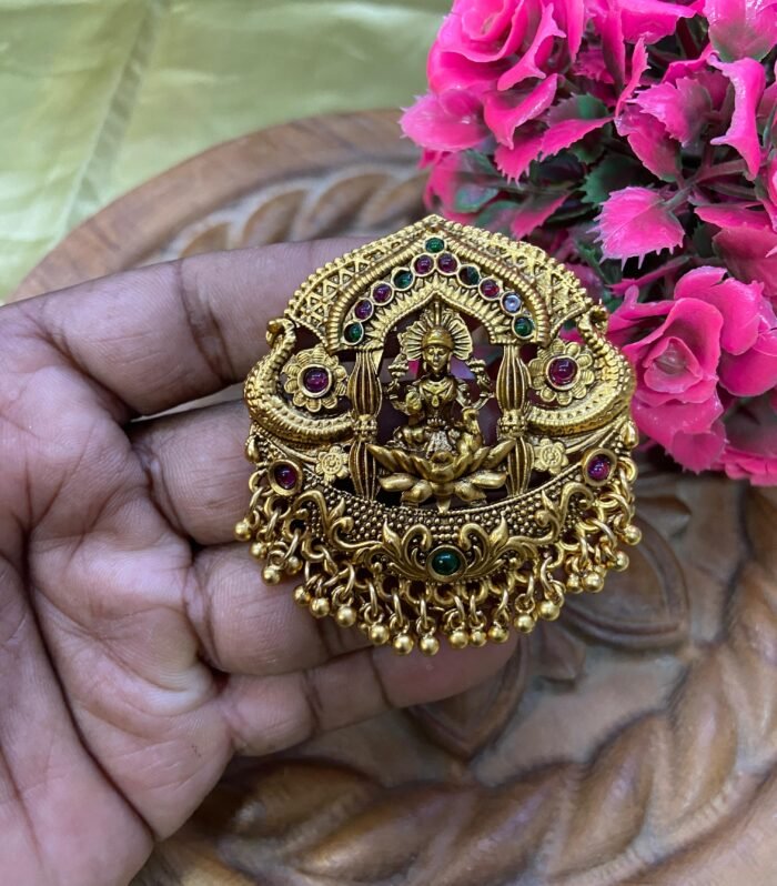 Jadai Billai Lakshmi pendant