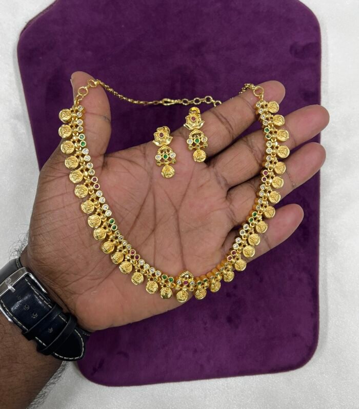 Forming Necklace Gold Design Form-N1